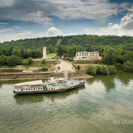 Хотелски Комплекс Радецки Град Козлодуй Hotel Kozloduy Exterior foto